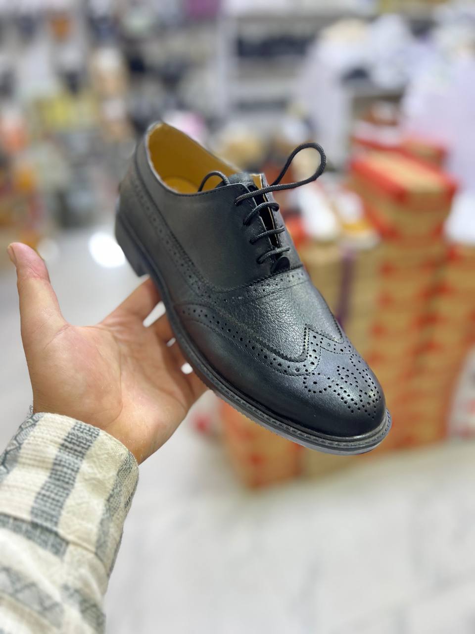 کفش مجلسی مردانه هشترگ مشکی چرم صنعتی